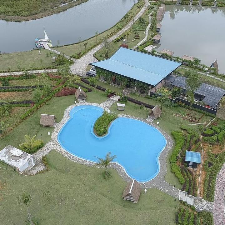 "D'Bamboo Kamp" Desa Wisata Ekang Lagoi Kültér fotó